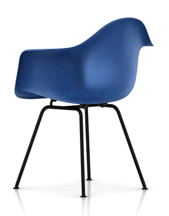 Yovded Fiberglass Armchair (1)
